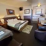 Coach House Inn
