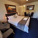 Coach House Inn