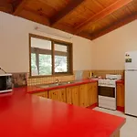 Alrima Lodge, Bright