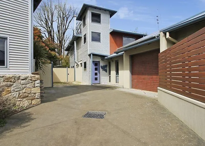 Breakaway Bright - Superb Townhouse
