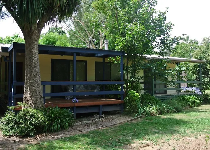 Rail Trail Cottage - Bright