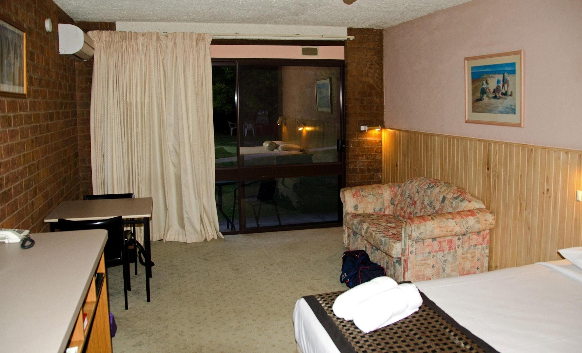 High Country Motor Motel 3*