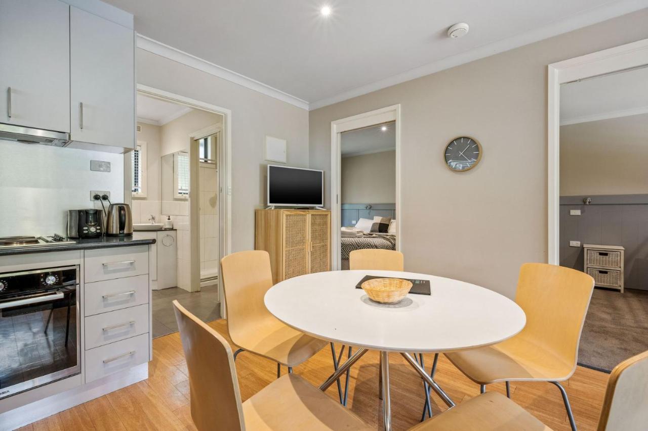 Grevillea Gardens Unit 4 *
