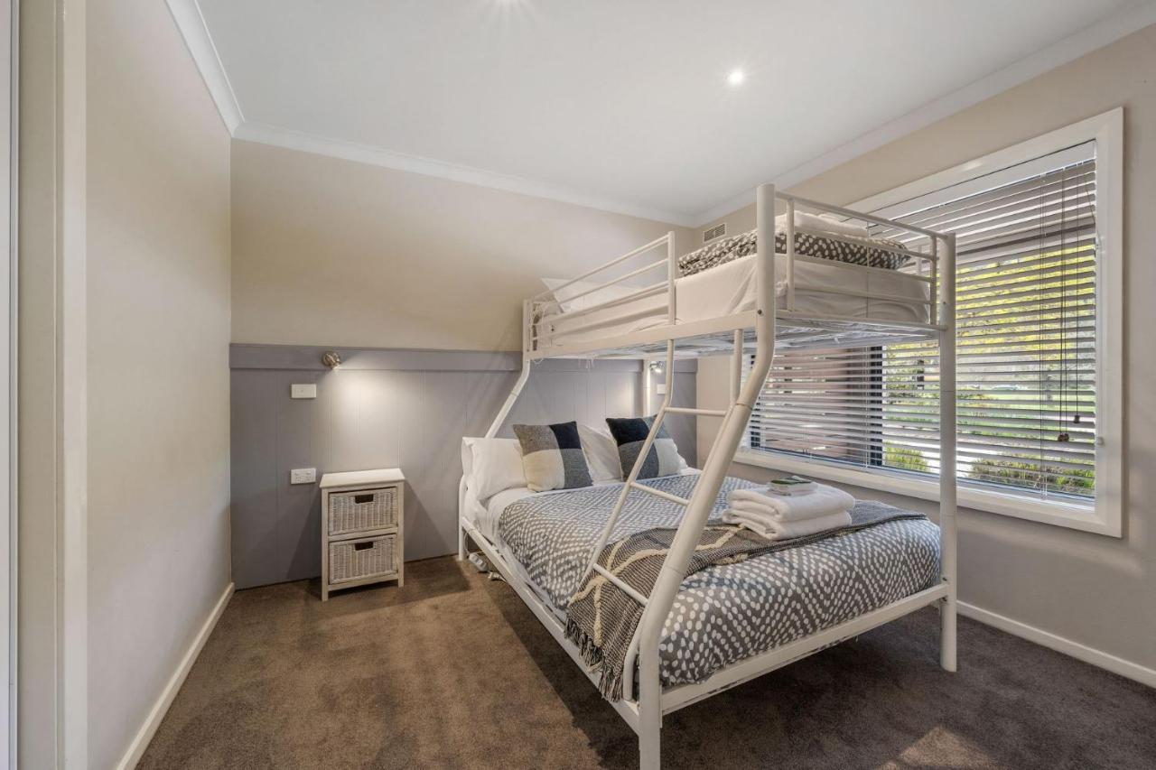 Grevillea Gardens Unit 4 *