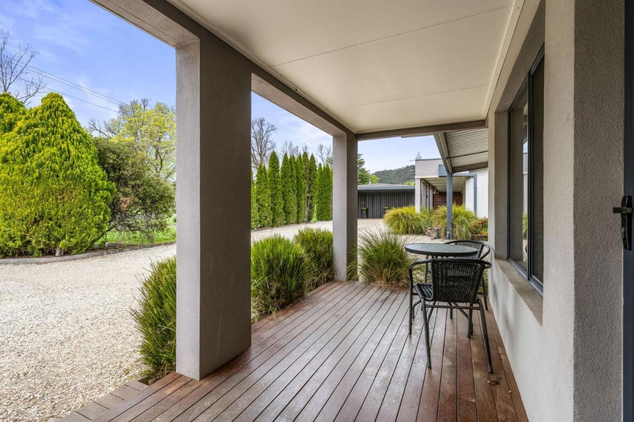 Grevillea Gardens Unit 4 Bright