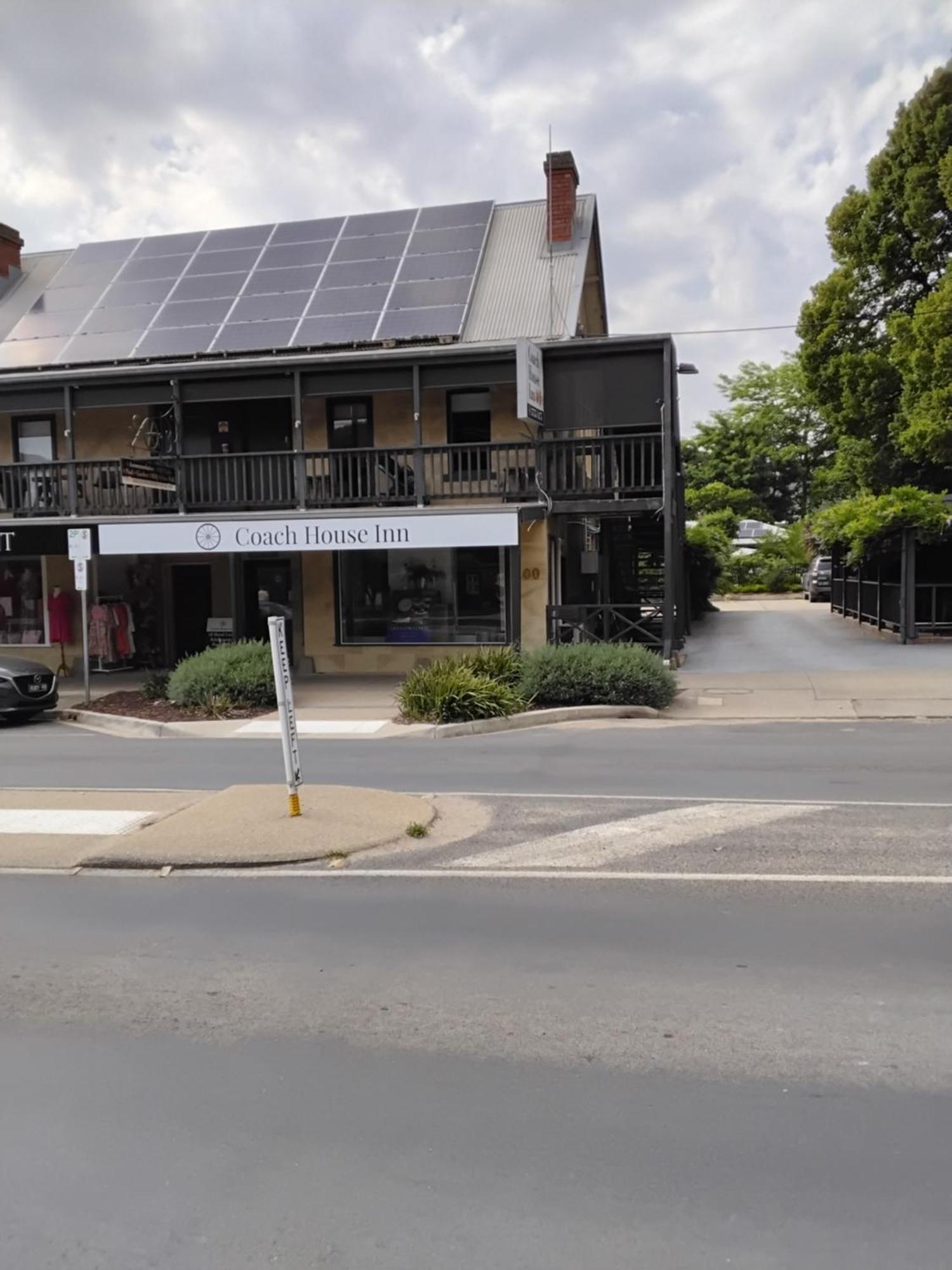 Coach House Inn