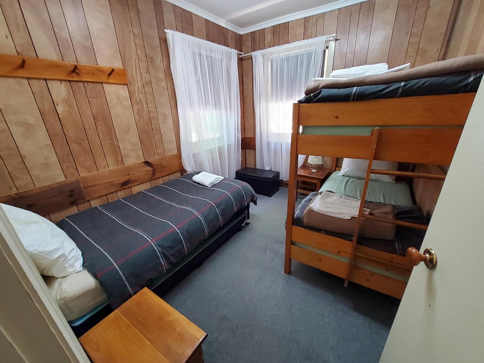 Inn Coach House 3*