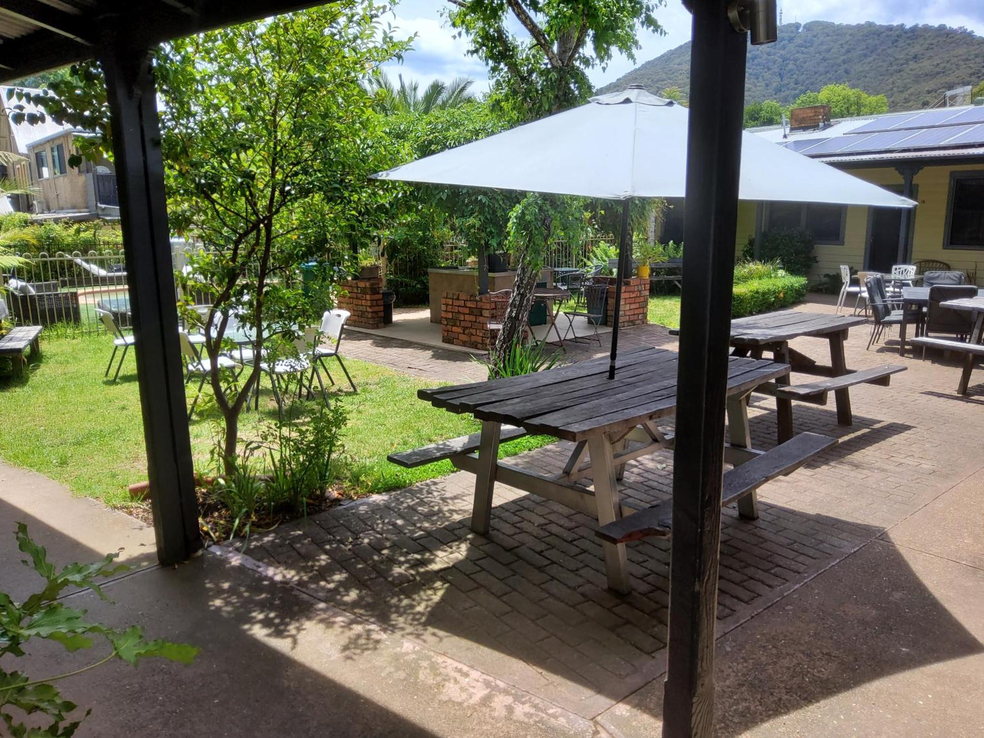 Coach House Inn 3*