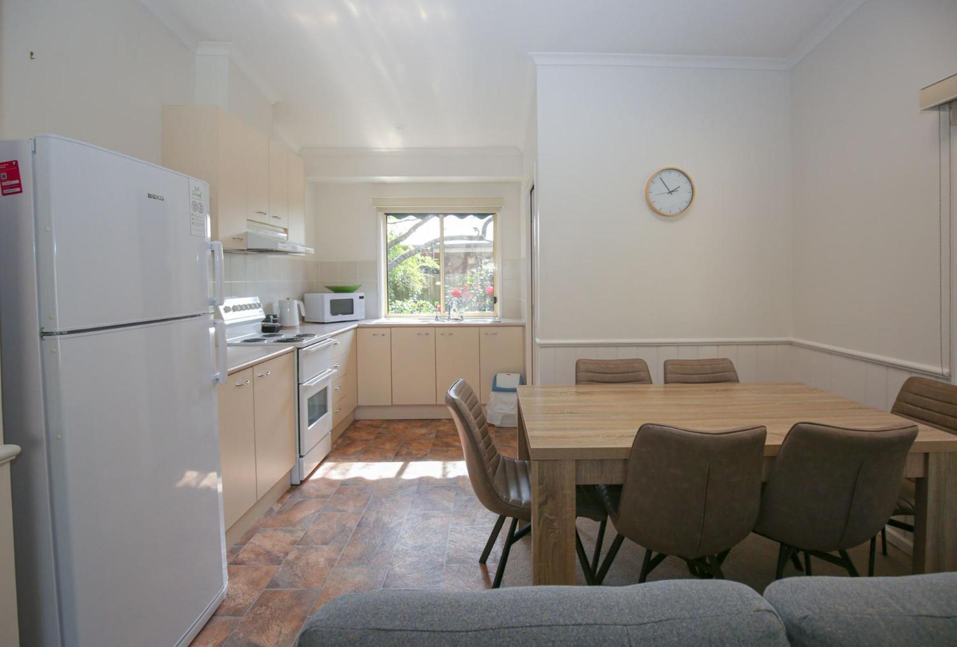 Silver Birches Village - Unit 4 Bright