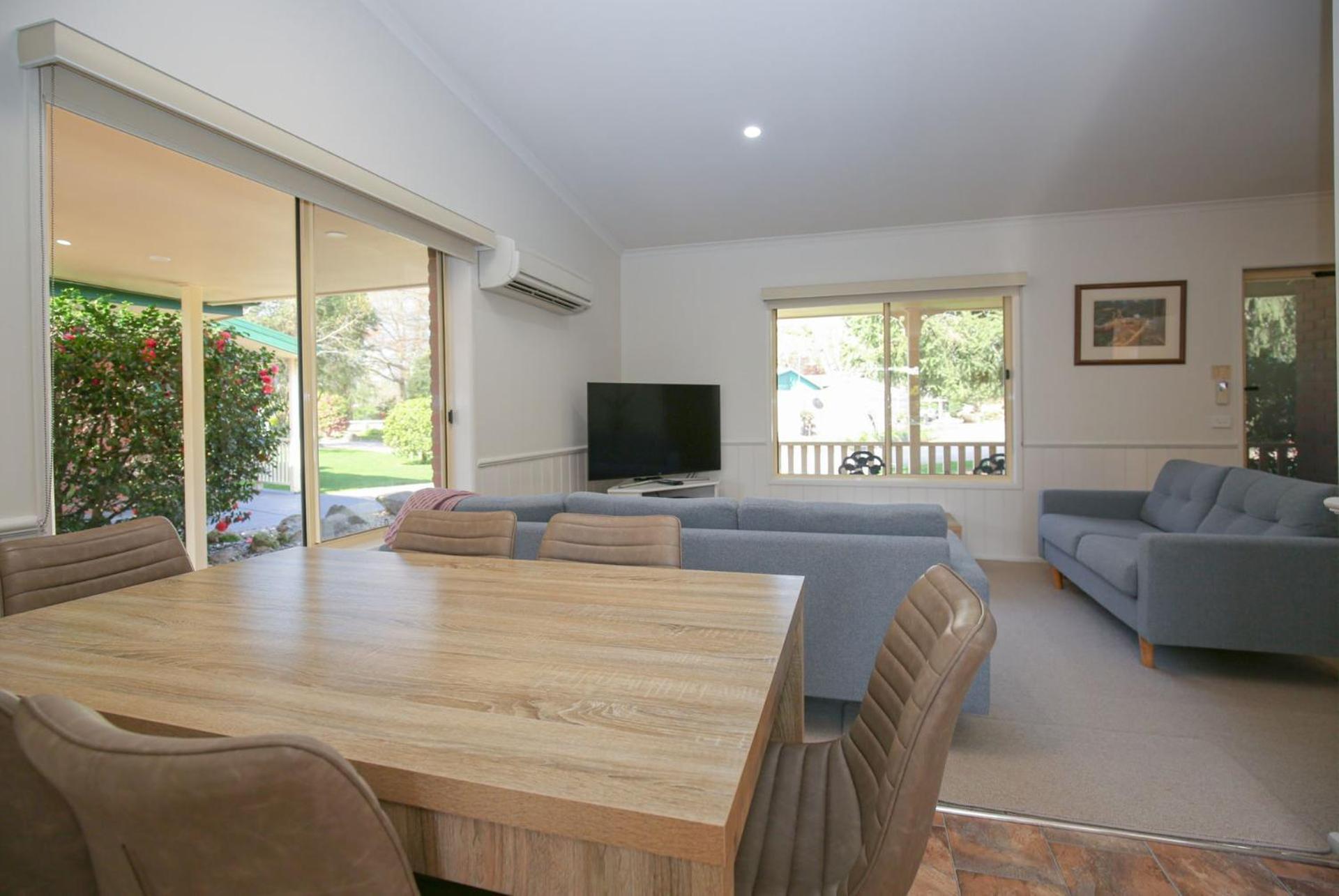 Silver Birches Village - Unit 4 Bright