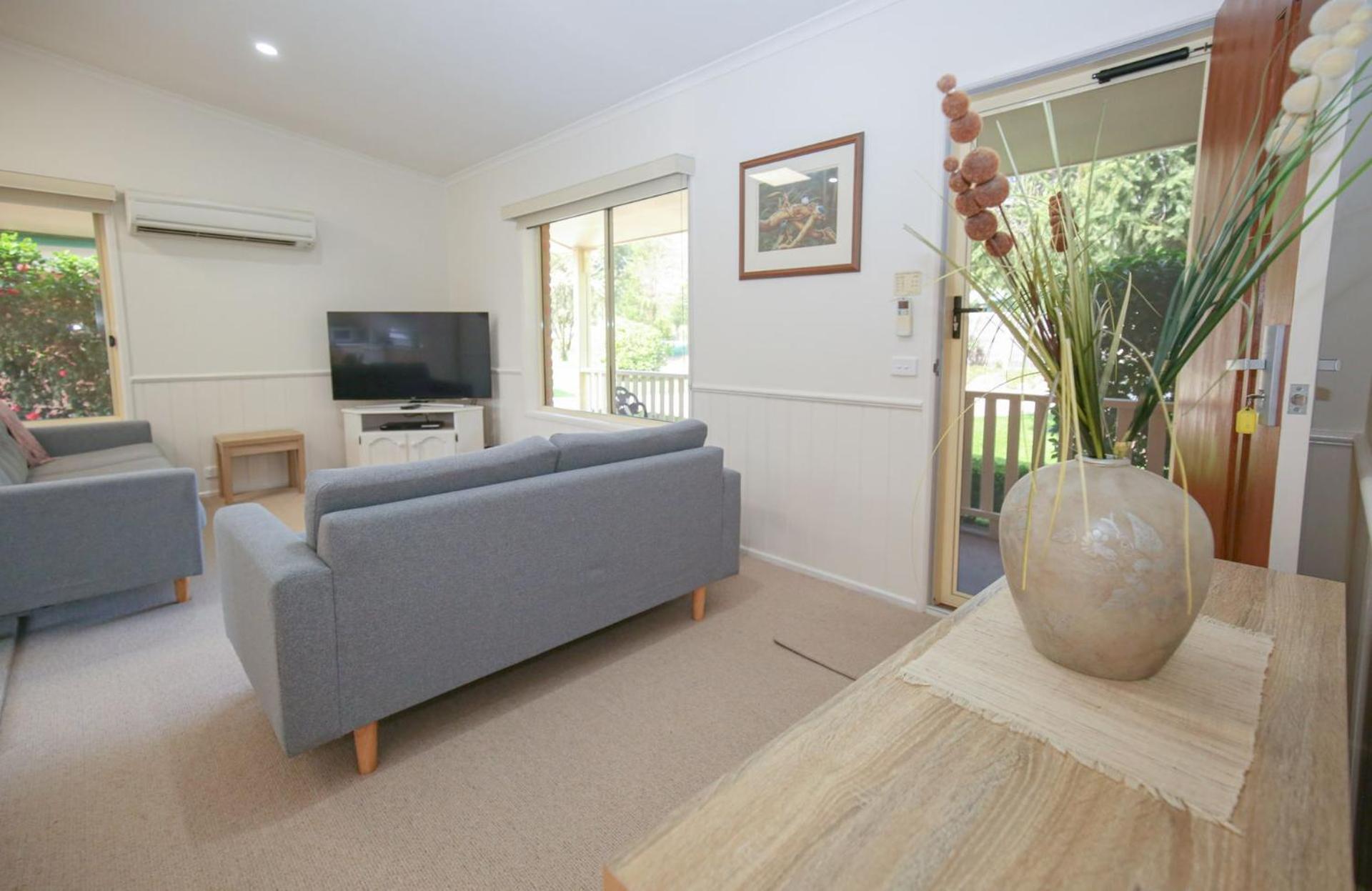 Silver Birches Village - Unit 4 Holiday home Bright