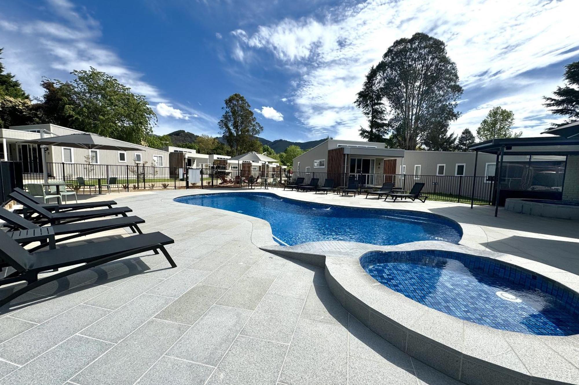 Tasman - South 4* Bright