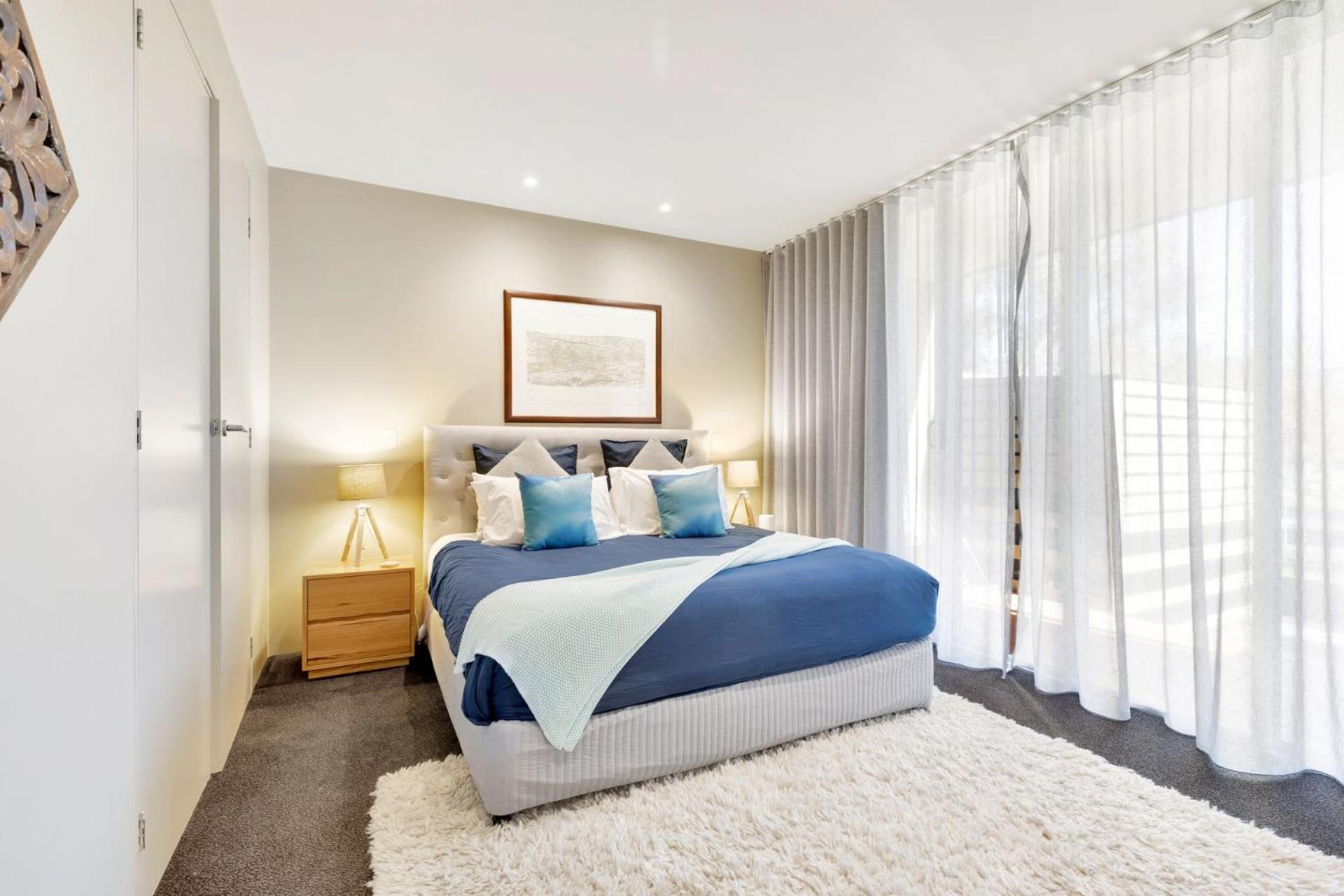 Unit 6 Centenary Park Townhouse Holiday home Bright