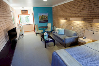 Ovens Valley Motor Hotel 3*