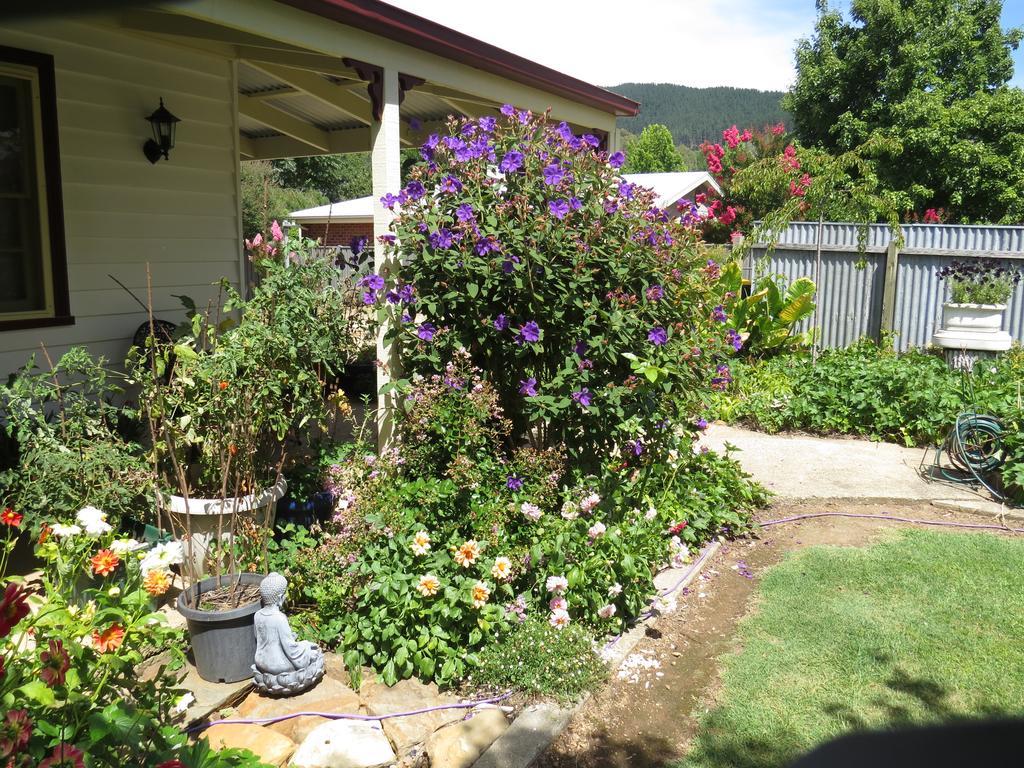 Gatekeepers Traditional Bed & Breakfast Bright