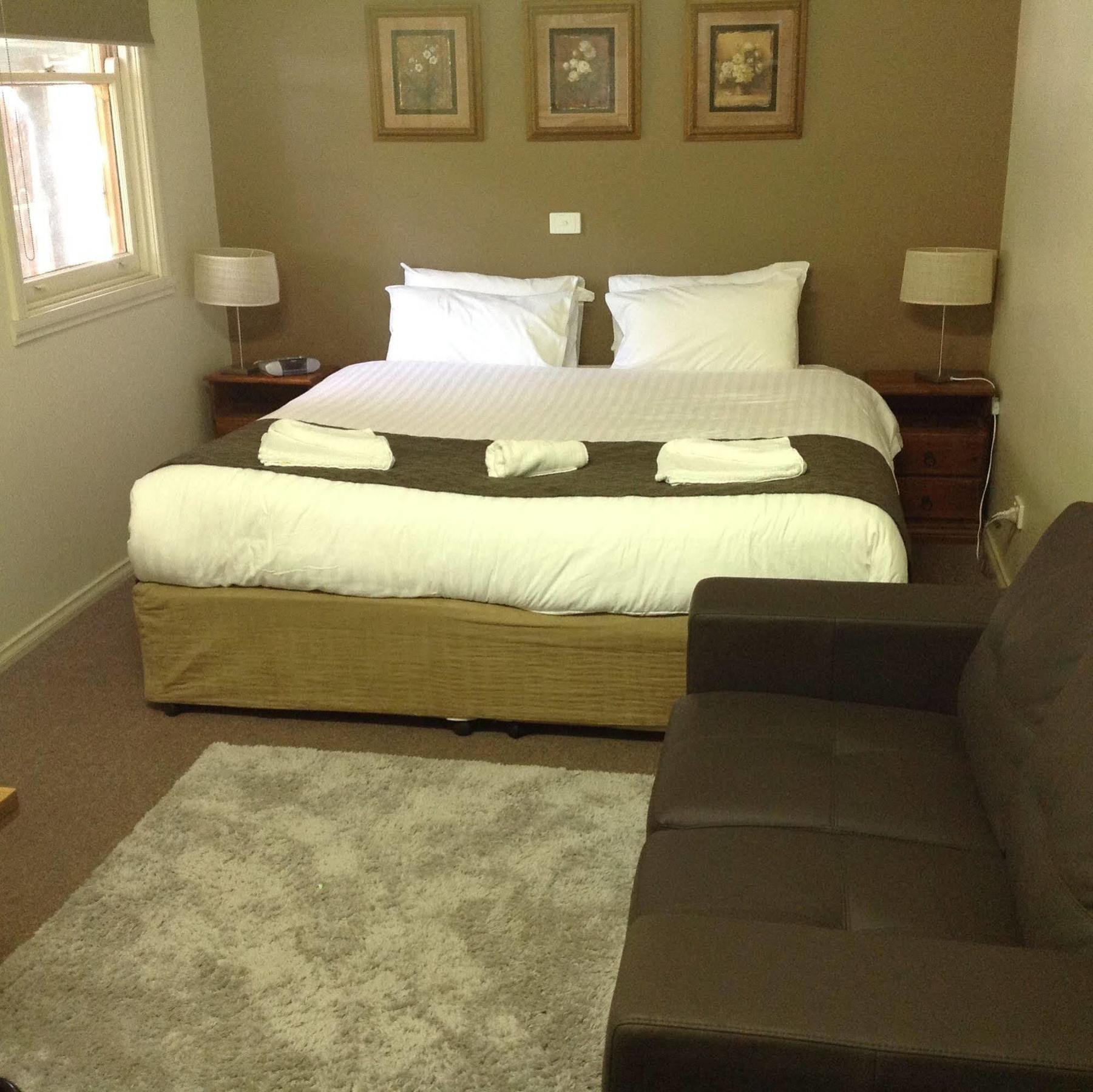 Coach House Inn Bright