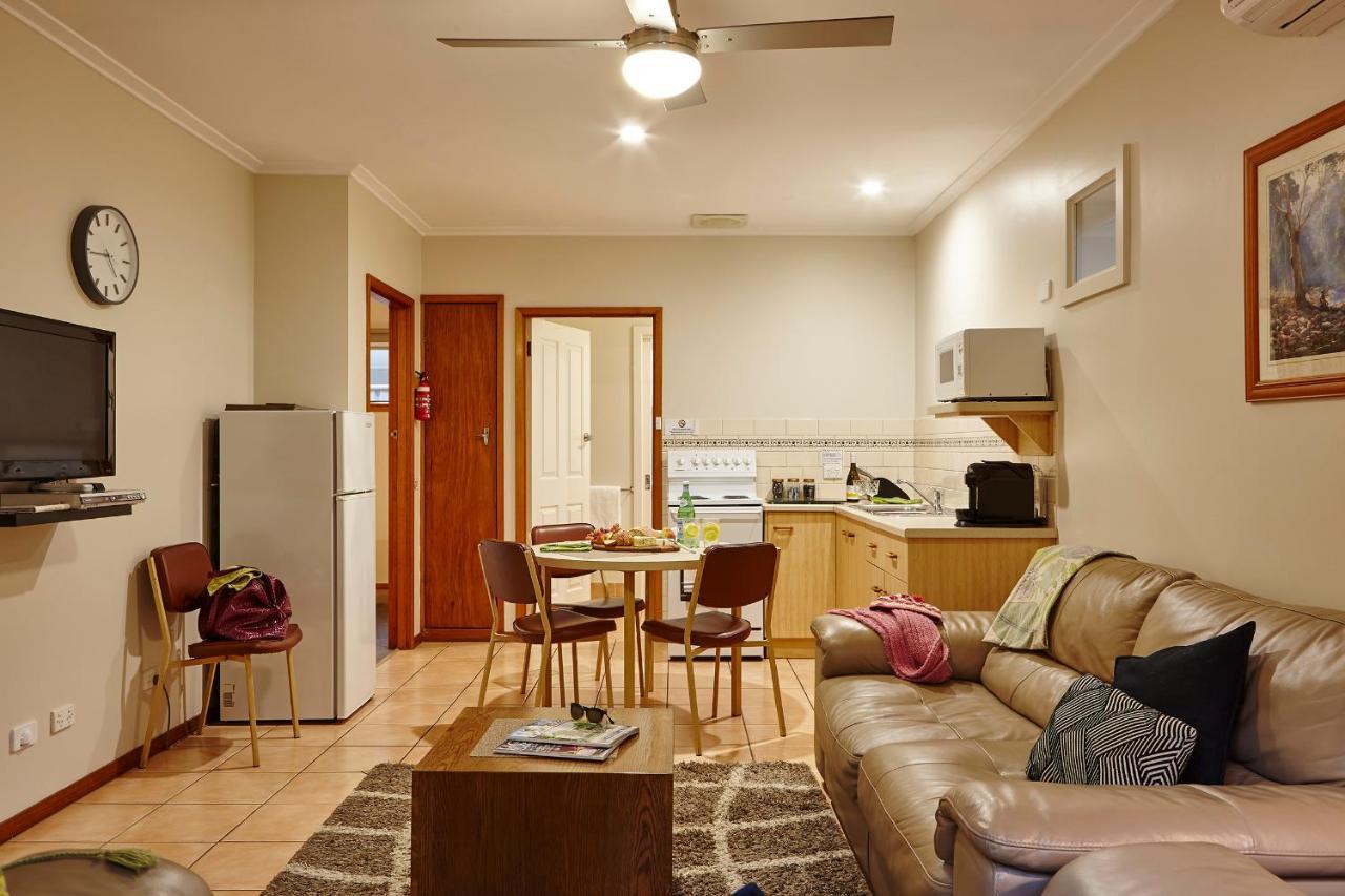 Goldfield Units Apartment Bright