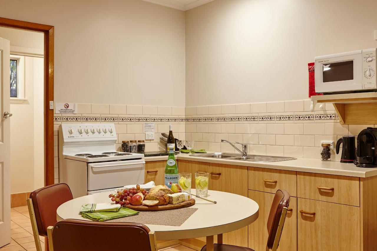 Apartment Goldfield Units *