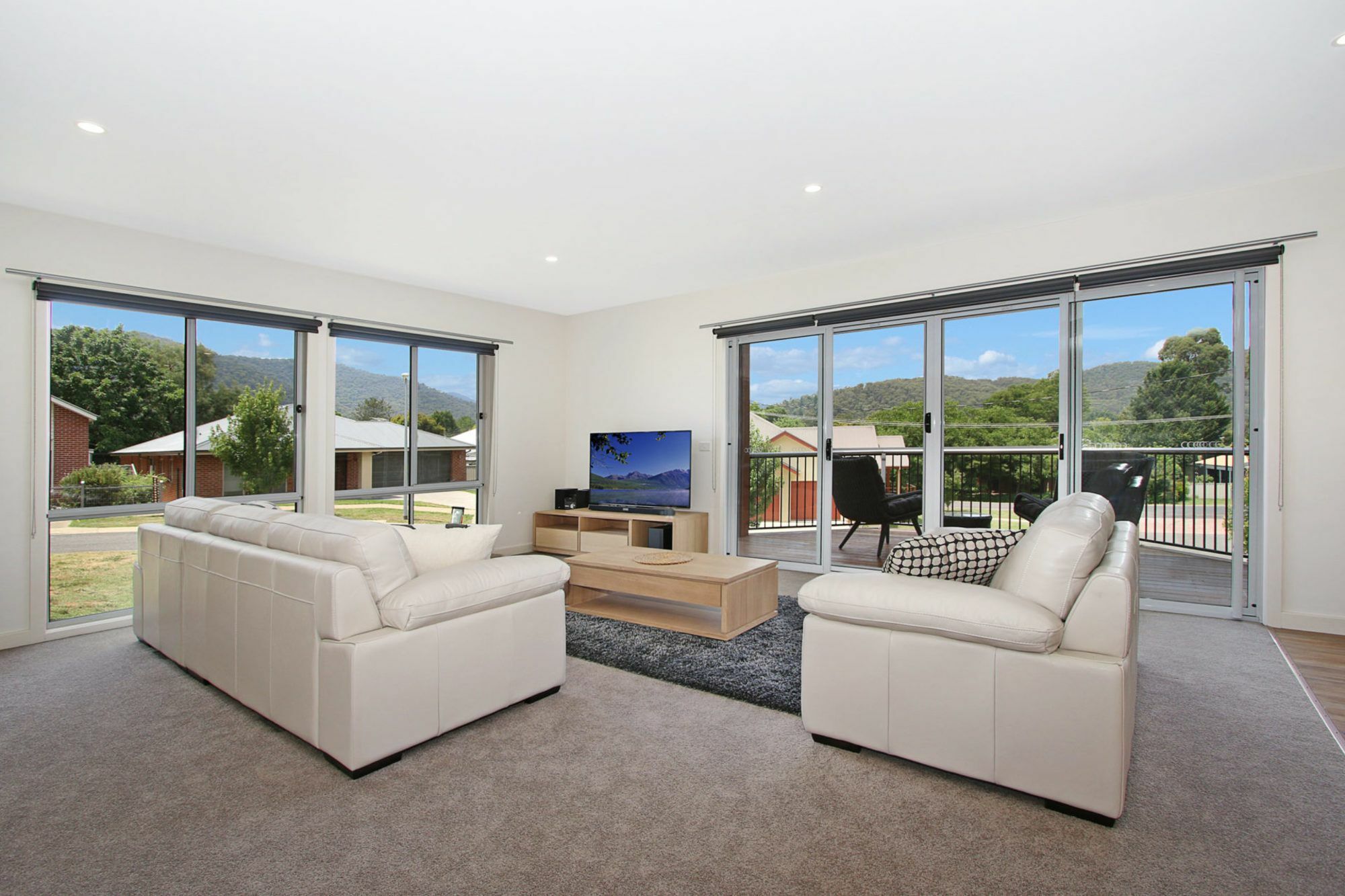 Apartment 3 Peaks Rise -
