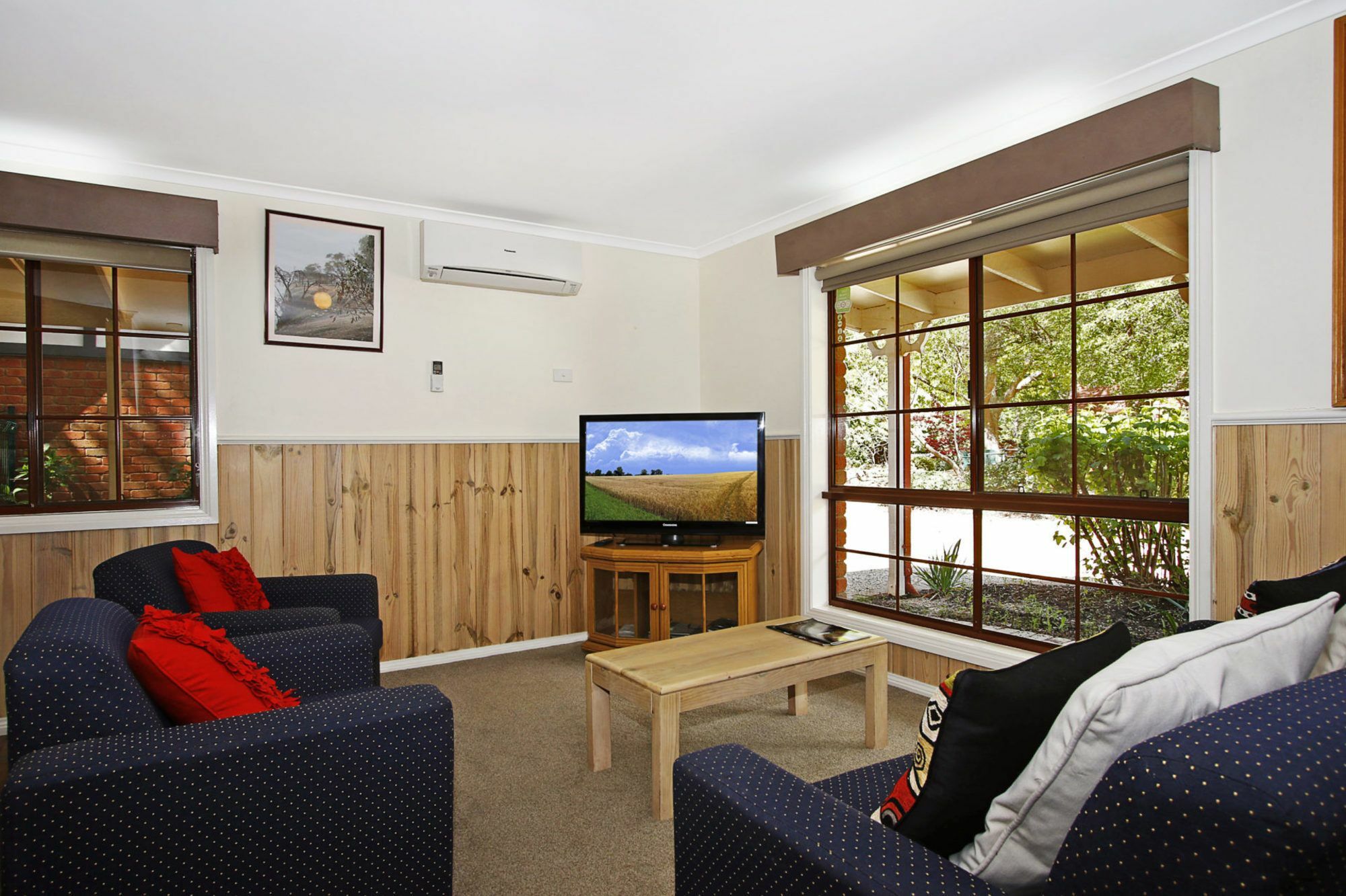 Kookaburra's Nook - Pet Friendly With Pool Apartment